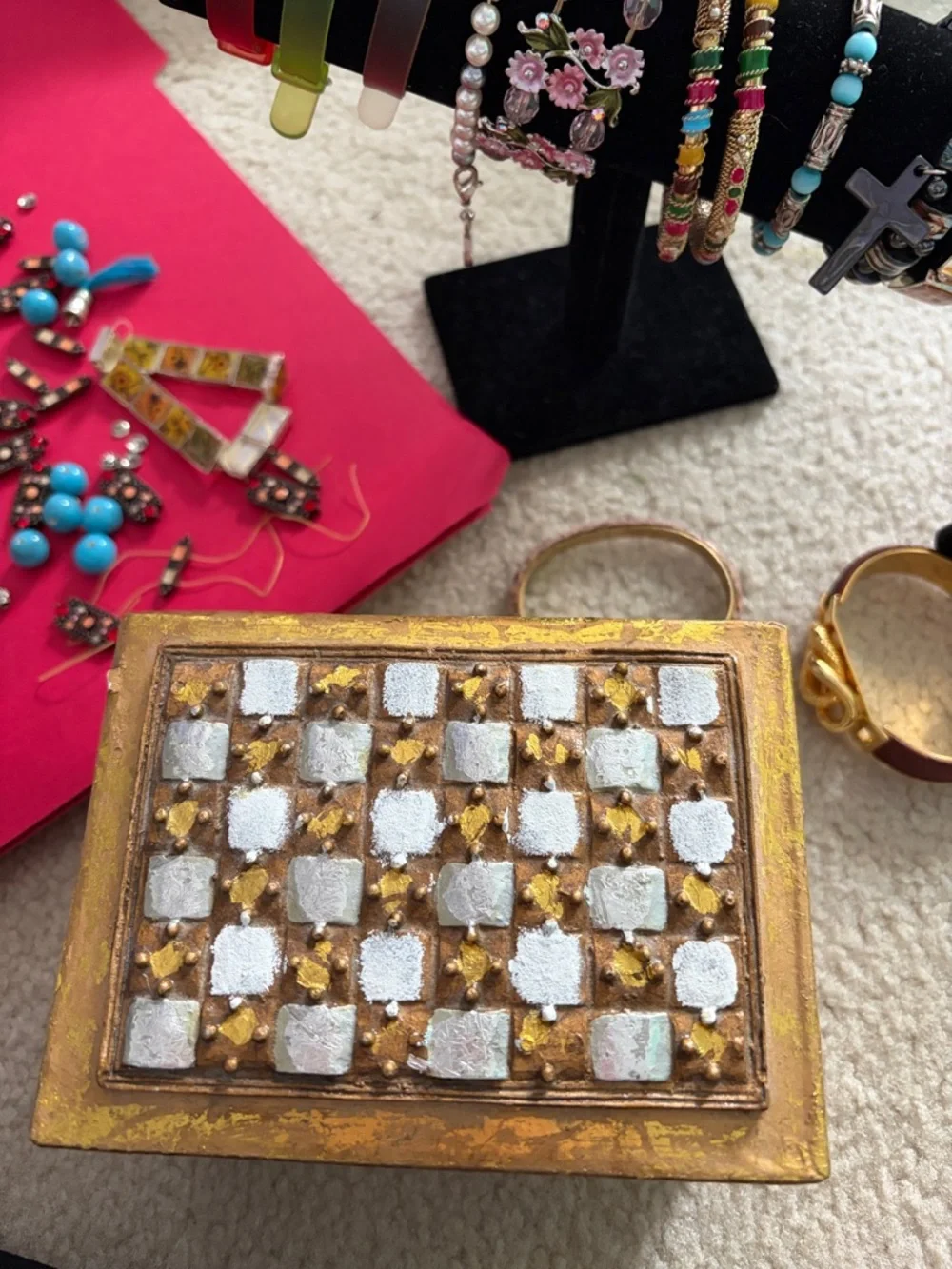 Lot/box Fashion Bracelets,bracelet/matching earrings & broken bracelet pieces - Picture 12 of 14